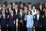 與 7.23 전당대회에 25명 후보 등록...당대표 선거 4자구도