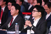 元‧羅, 한동훈 ‘자체 여론조사 보도’ 선관위에 신고...韓측 “우리와 무관”