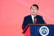 尹 대통령, 국힘 전대 참석 '단결' 메세지..."여소야대 상황 이겨내야"