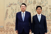 尹 대통령, 김문수 고용노동부 장관 임명장 수여