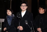 한동훈 “총리·대통령 비서실장에게 尹 탈당 요구 전달”