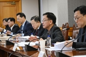 최상목 "尹 계엄 이후도 금융·외환시장 안정적 모습…대외신인도 유지에 총력"