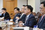 최상목 "국민연금과의 외환스왑 확대 등 신속 조치...단기적 변동성 확대 우려"