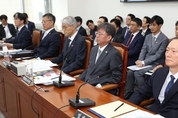 '대통령 대행 헌법재판관 지명 봉쇄' 헌재법 법사위 통과