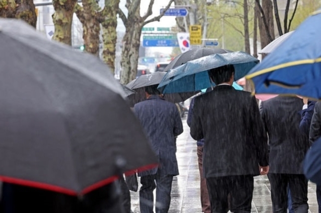 내일 전국 비 내려…제주 최대 200㎜ 강수