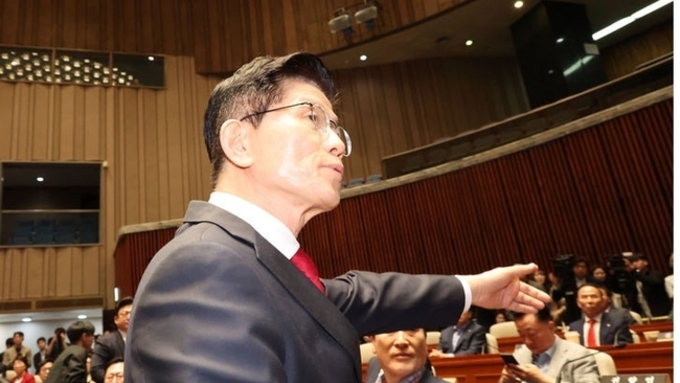 김문수 "당 지도부, 강제 단일화 응할 수 없어…무소속 후보가 되도록 작업"