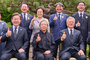 이재명, 盧 묘역 참배·눈물·文과 오찬...민주 지지층 결집