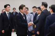 李 대통령, 취임 첫날 비상경제TF 주재...추경 재정·대미 통상현안 점검