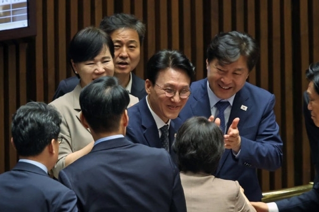 김민석 국무총리 후보자 인준안 국회 본회의 통과