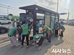 경산시 북부동새마을회, 버스승강장 환경정화활동 실시