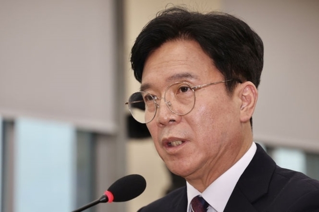 김영훈 고용장관 후보자 "노란봉투법 기업 우려 알아…불법 근원 제거해야"