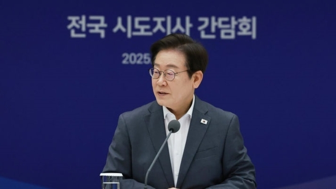 李대통령 "연속 인명사고 낸 포스코이앤씨 '면허취소·입찰금지' 등 제재 검토"
