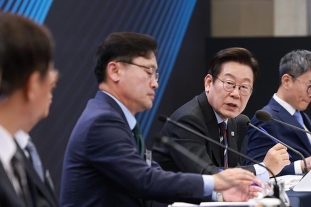 李 대통령, '불필요한 규제 축소·없애되 필요한 규제는 확대 강화'