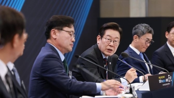 李 대통령, '불필요한 규제 축소·없애되 필요한 규제는 확대 강화'