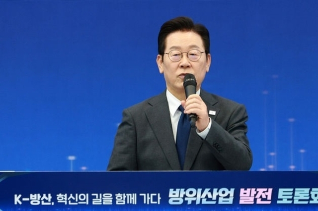 李 대통령 "2030년까지 국방·항공우주 R&D에 대대적 예산 투입"