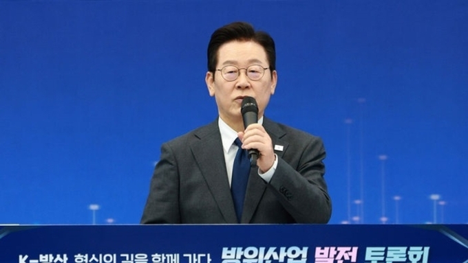 李 대통령 "2030년까지 국방·항공우주 R&D에 대대적 예산 투입"