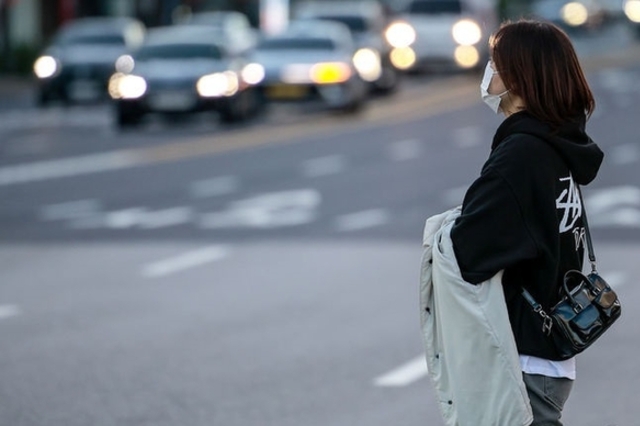 오늘 낮 최고 21도 온화한 날씨…큰 일교차 '주의'