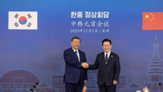 이재명 대통령, 시진핑 중국 주석과 취임 후 첫 정상회담..“韓中관계 전면적으로 복원”