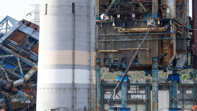 정부, 추가 붕괴 제기된 사고기 인근 보일러타워 해체 '사전작업' 박차