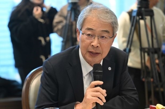 임종룡 우리금융 회장 연임…생산적 금융·AX 가속화"