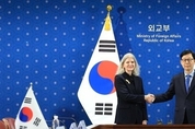 방미 중인 외교1차관, 美 후커 정무차관과 면담…팩트시트 협의체·대북공조 등 논의