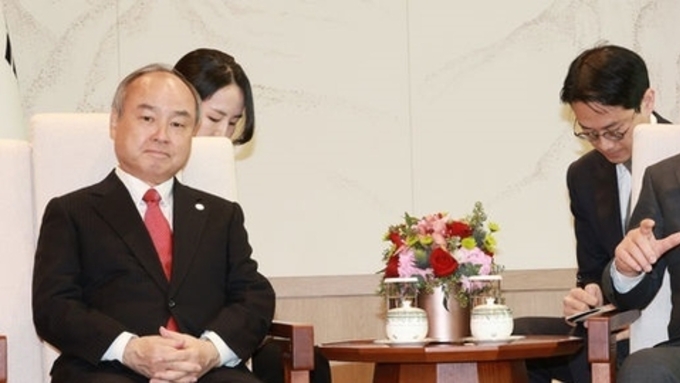 李 대통령, 손정의 회장 접견 'AI 3대 강국 실현 위해 조언·제안 해달라'