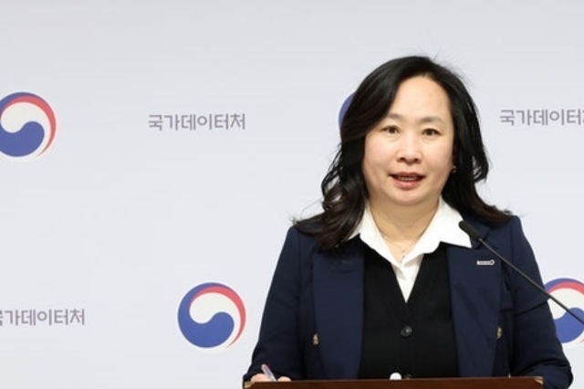 11월 취업자 증가폭 20만명대 확대로 고용 개선세 지속…청년층 제조·건설업 부진 지속