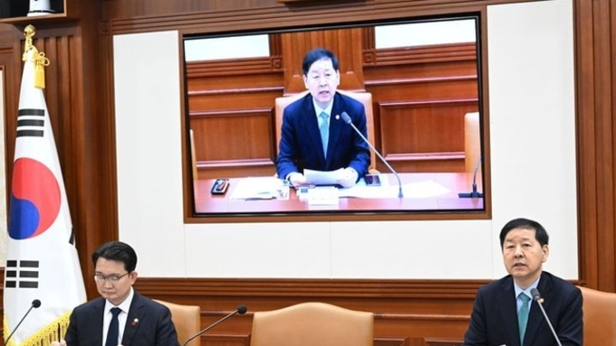 구윤철 부총리, 계란값 상승에 "신선란 224만개 수입 착수…먹거리 물가 안정 최우선"