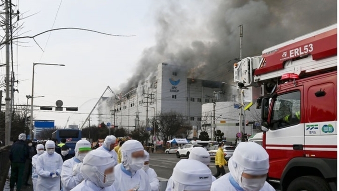 SPC삼립 시화공장 화재 발생 약 8시간만에 '완진'