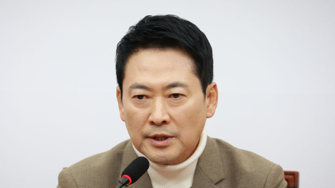 장동혁 “내일까지 정치생명 걸고 재신임 요구하면 전 당원 투표...부결 시 의원·대표 사퇴”