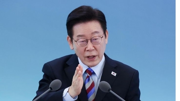 李 대통령 국정수행 평가 '긍정' 55.8 '부정' 39.1 [리얼미터]