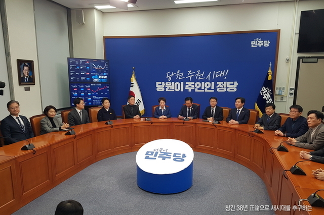 정청래 “지방선거 전 조국혁신당과의 합당 논의 중단...연대와 통합 위한 추진준비위 구성”