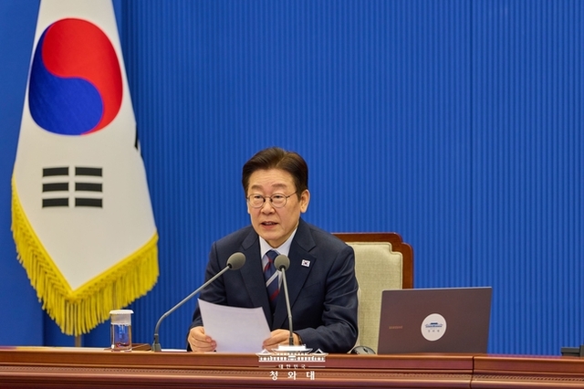 이재명 대통령 “기존 다주택자 대출 연장·대환대출 규제 검토 지시”