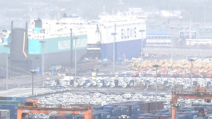 도널드 트럼프 미국 대통령 “전 세계 관세 10→15”...정부 “국익에 가장 부합하게 총력 대응”