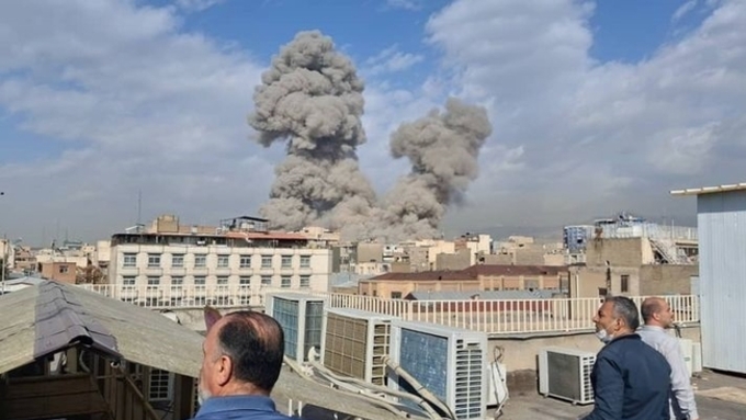 미국·이스라엘 이란 기습 공격 감행…이란 "보복 준비 중"