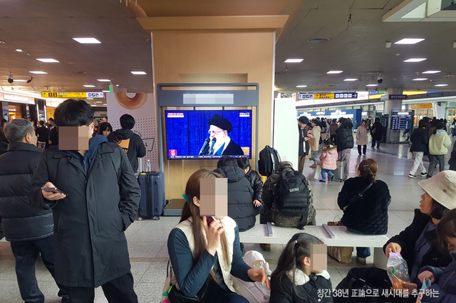 미국·이스라엘 공습에 하메네이 사망 37년 철권통치 종식...이란, 3인 지도자위 구성