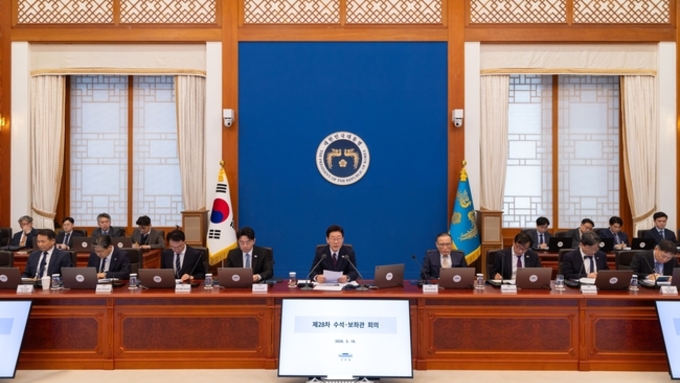 이재명 대통령 “경제 전시 상황이라는 자세 가져라...단 한 방울의 석유라도 더 확보하라”