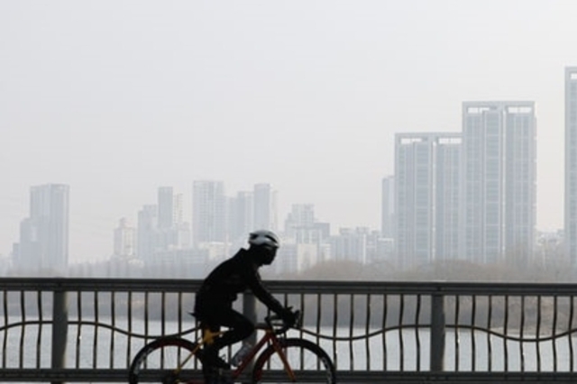 오늘 일교차 크고 대기 건조…미세먼지 농도 높아
