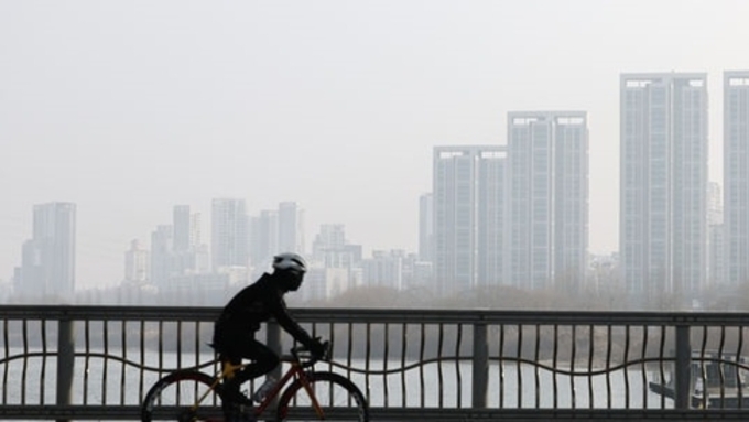 오늘 일교차 크고 대기 건조…미세먼지 농도 높아