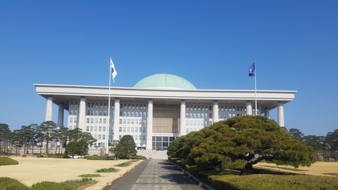 국회 등 공공기관 차량5부제 실시, ‘경계’ 경보 발령 시 민간도 의무화 검토
