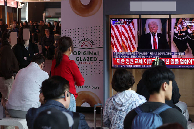 도널드 트럼프 “이란 최대의 다리 무너져...파괴하는 일 아직 시작조차 안 해”