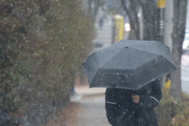 오늘 전국에 비소식…돌풍·천둥번개도