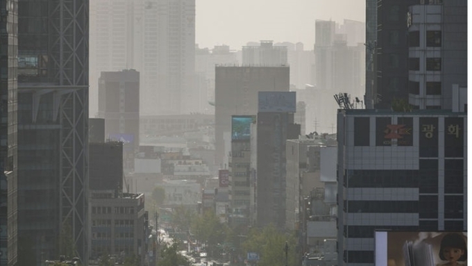 오늘 전국 황사 영향…낮 최고기온 17~23도