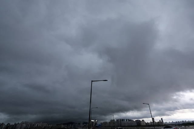 오늘 남부지방 중심 비 소식…대기 매우 건조