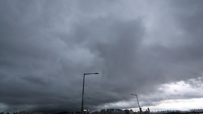 오늘 남부지방 중심 비 소식…대기 매우 건조