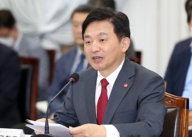 원희룡 제주도지사가 더불어민주당의 금태섭 전 의원 징계 조치를 놓고 "민주당에 '민주'가 없다는 말이 사실이었다"고 꼬집었다. 