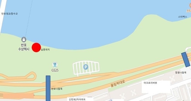 서울 한강공원 근처에서 술을 마신 뒤 실종됐다가 시신으로 발견된 대학생 A(22)씨 사망 사건과 관련, 경찰이 A씨와 함께 술을 마셨던 친구 B씨의 소환 조사여부에 관심이 집중되고 있다.