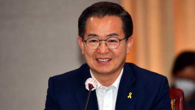  지난해 4월 17일 오후 광주 서구 광주시청 3층 중회의실에서 열린 광주시·국회의원 선거 당선인 정책간담회, 이용빈 광주 광산구갑 당선인이 인사말을 하고 있다. (사진=뉴시스 제공)