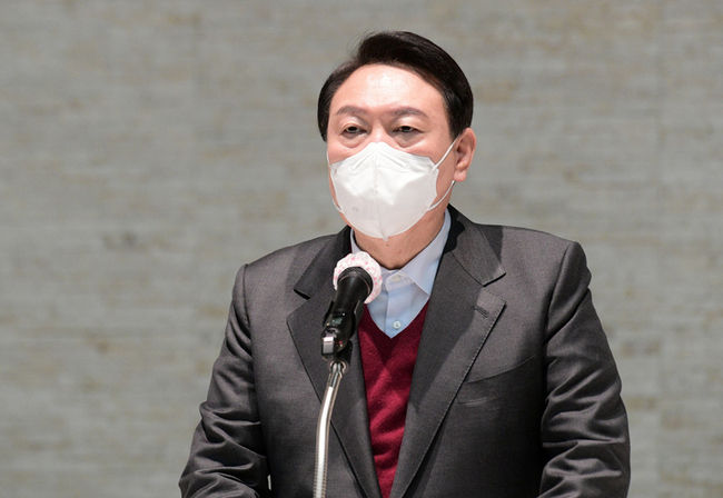 윤석열 국민의힘 대선 후보가 지난 8일 서울 영등포구 공군호텔에서 열린 충북·충남도민회 공동주최 국가균형발전 완성 결의대회에 참석해 발언을 하고 있다.(사진=뉴시스 제공)